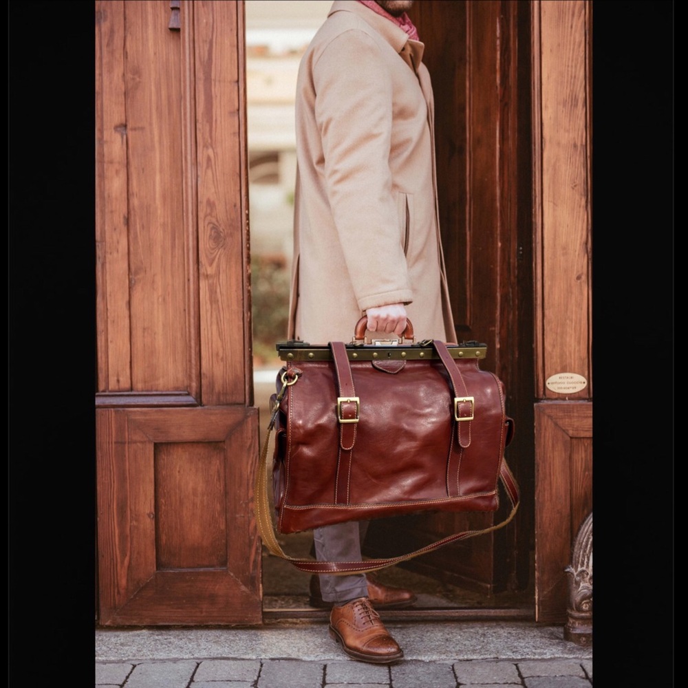 Vtg XL Leather Doctors Duffel Bag  🎩👑 - Picture 3 of 16